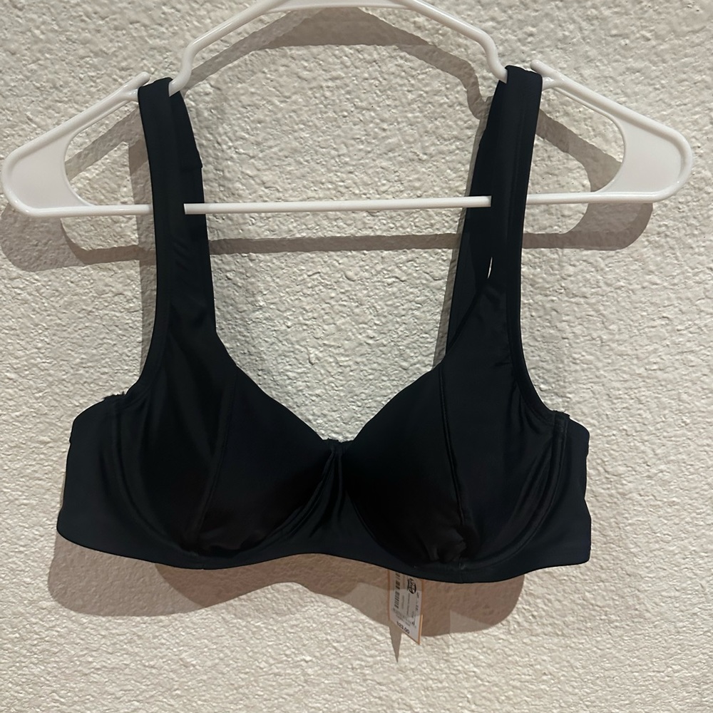 Ladies seamed underwire black color bikini top